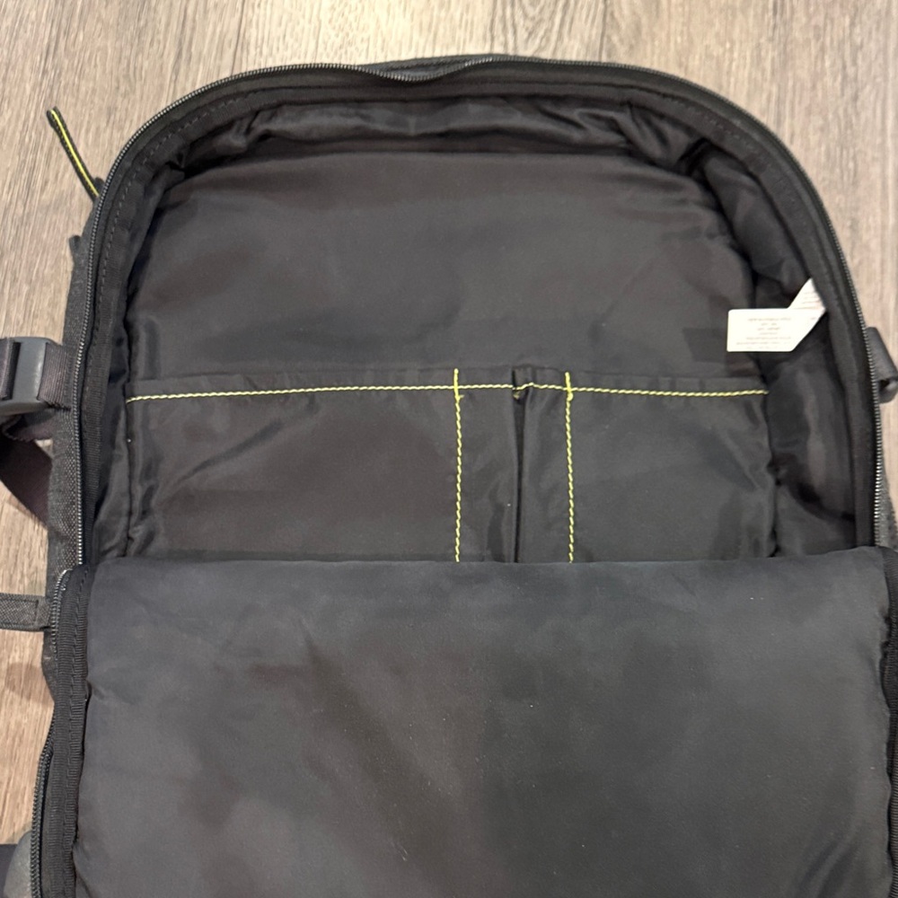 Incase EO Travel Backpack - Picture 8 of 9